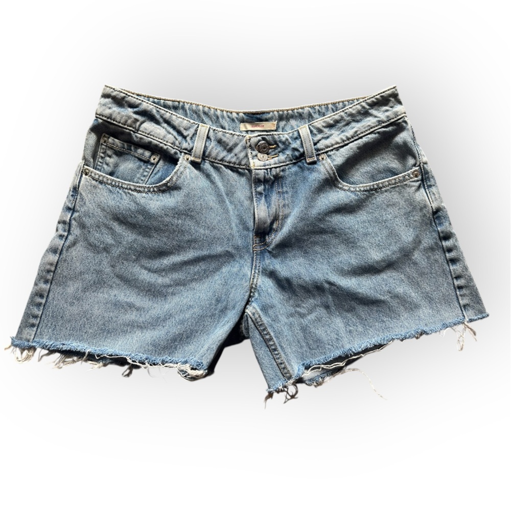 Levi‎ Superlow Light Wash Denim Shorts- Size 32